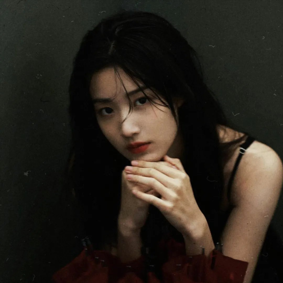 血笼于女海报